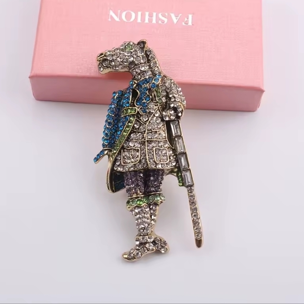 Multicolor Knight Brooch - Picture 4 of 5